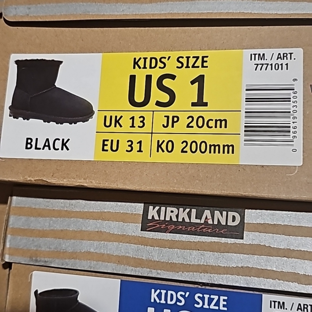 Kirkland Signature Kids Genuine sheepskin Shearling Boots  Nwt